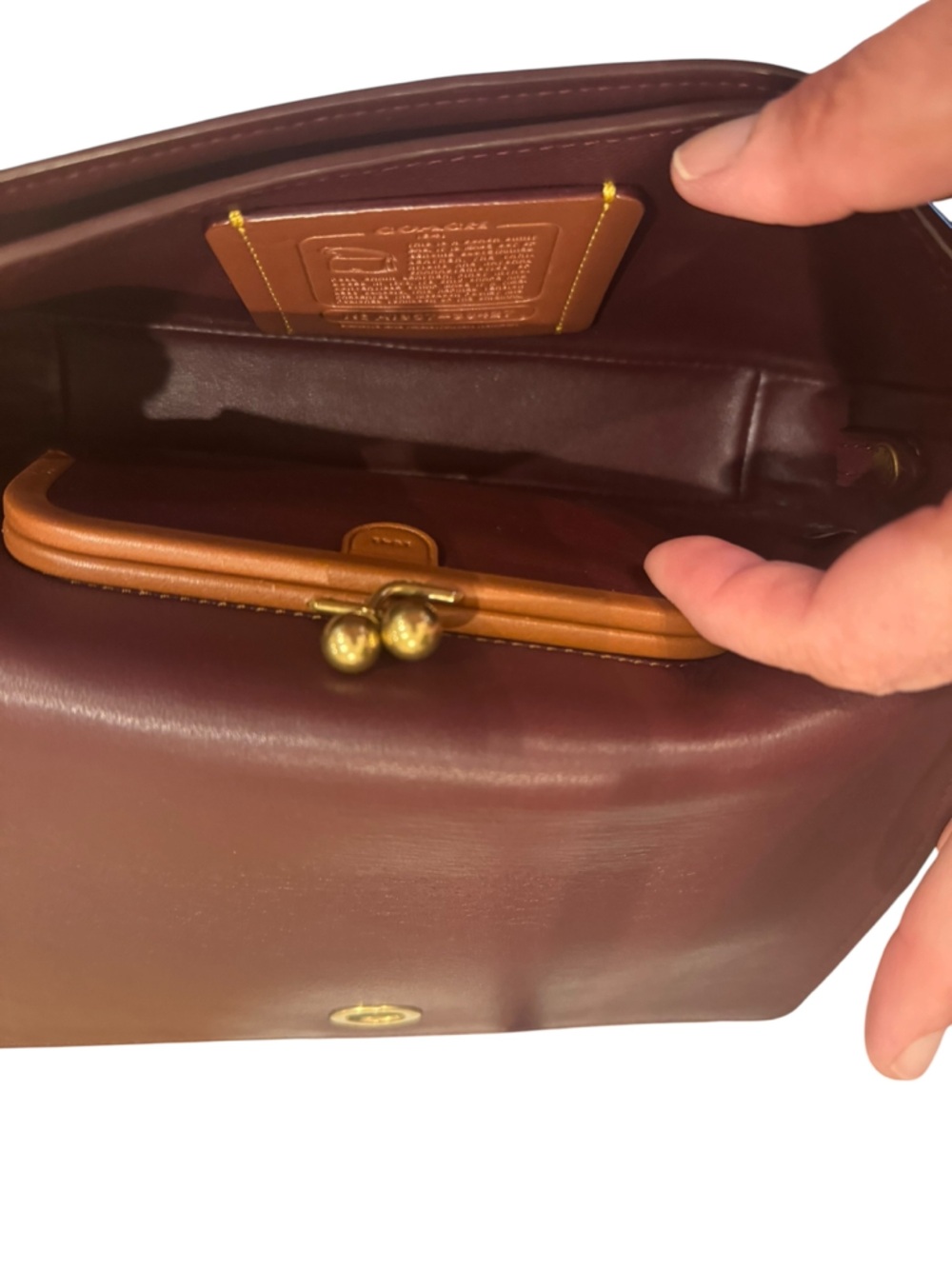 Coach - 1941 Reissued Dinky with Kisslock - Black Leather Embossed EUC (2019) - Picture 5 of 11